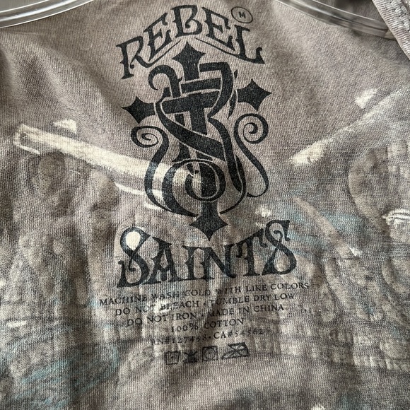 ⭐️ Rebel Saints gray tank top turquoise guns & roses distressed stylized S - Picture 7 of 9
